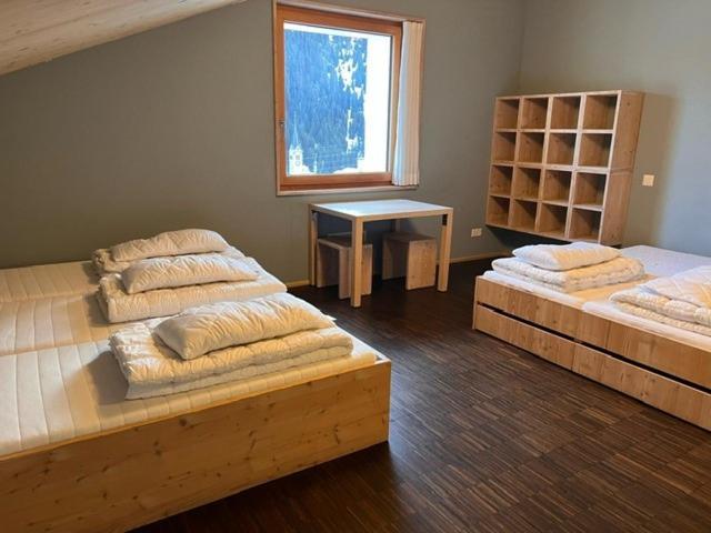 Nova Casa Spinatscha Sedrun Hostel Room photo