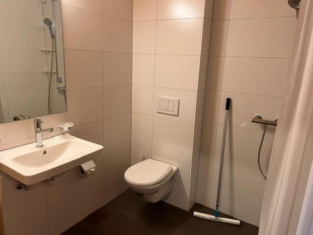 Nova Casa Spinatscha Sedrun Hostel Room photo