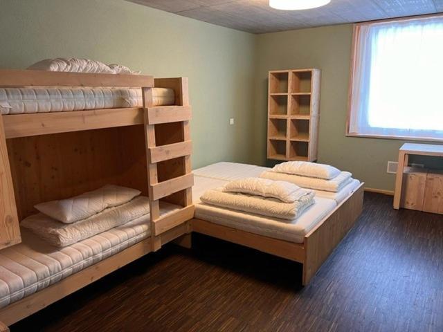 Nova Casa Spinatscha Sedrun Hostel Room photo